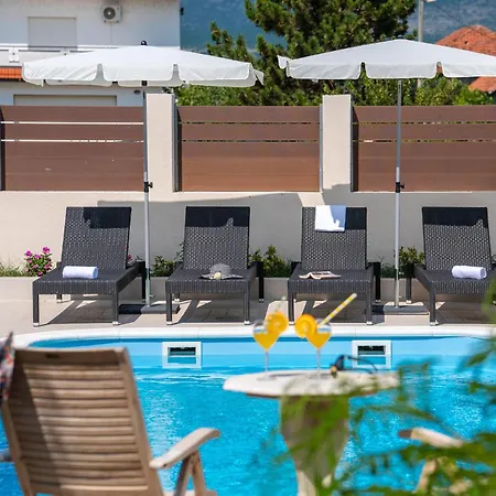 Vakantiehuis Awesome In *